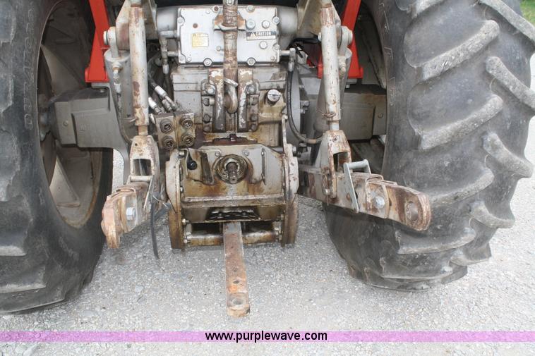 image for item B6930 1978 Massey-Ferguson 2675 tractor