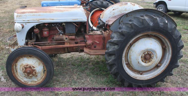 image for item D4321 1947 Ford 8N tractor