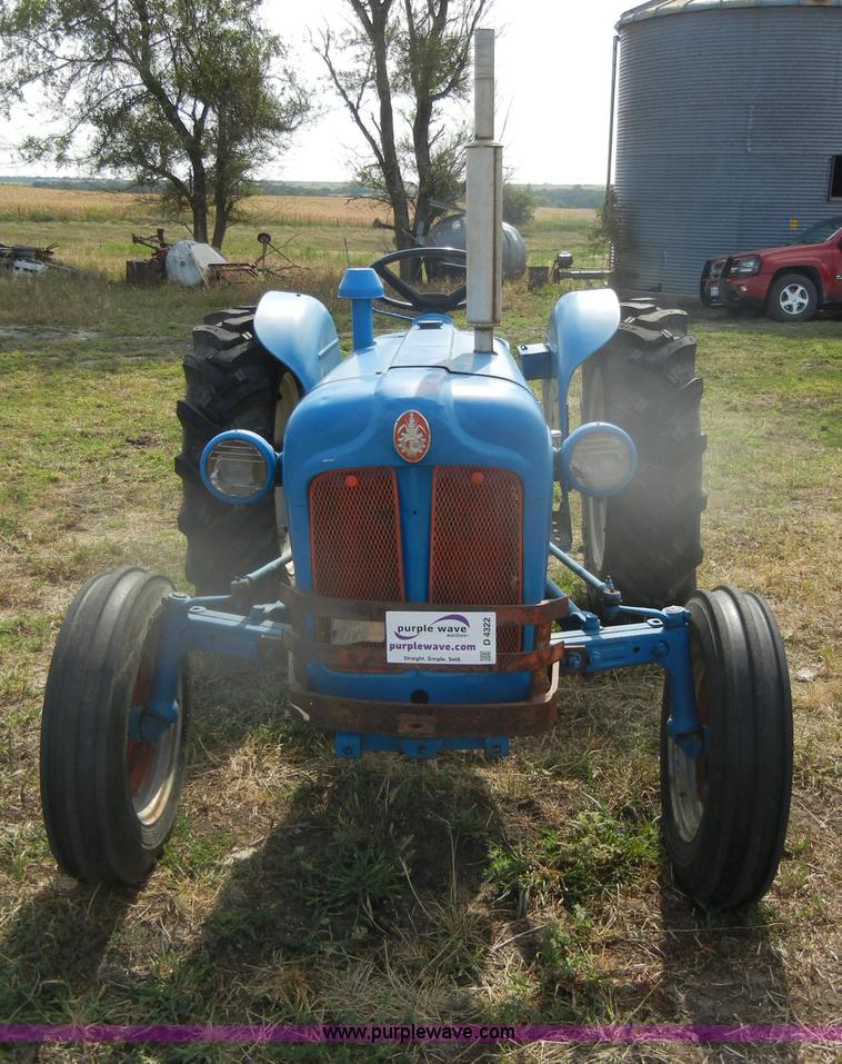 image for item D4322 1958 Fordson Dextra tractor