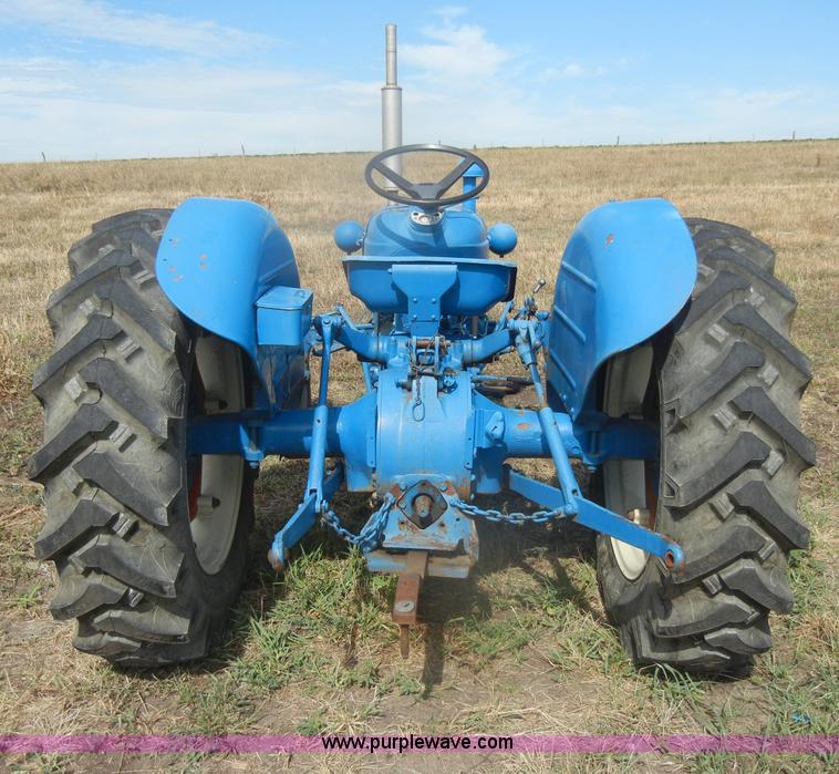 image for item D4322 1958 Fordson Dextra tractor