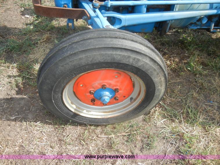 image for item D4322 1958 Fordson Dextra tractor