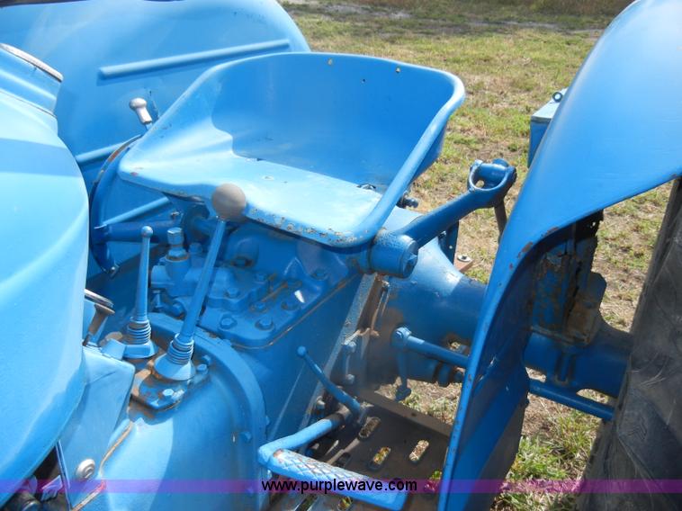 image for item D4322 1958 Fordson Dextra tractor