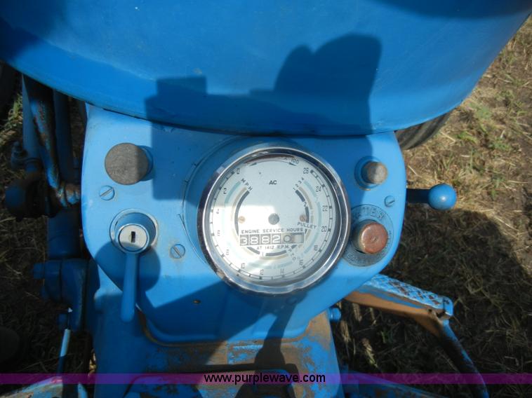 image for item D4322 1958 Fordson Dextra tractor