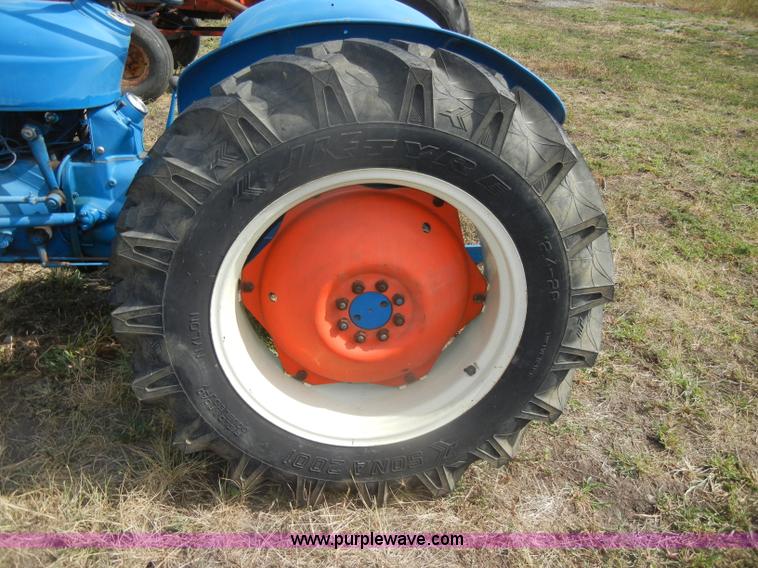 image for item D4322 1958 Fordson Dextra tractor