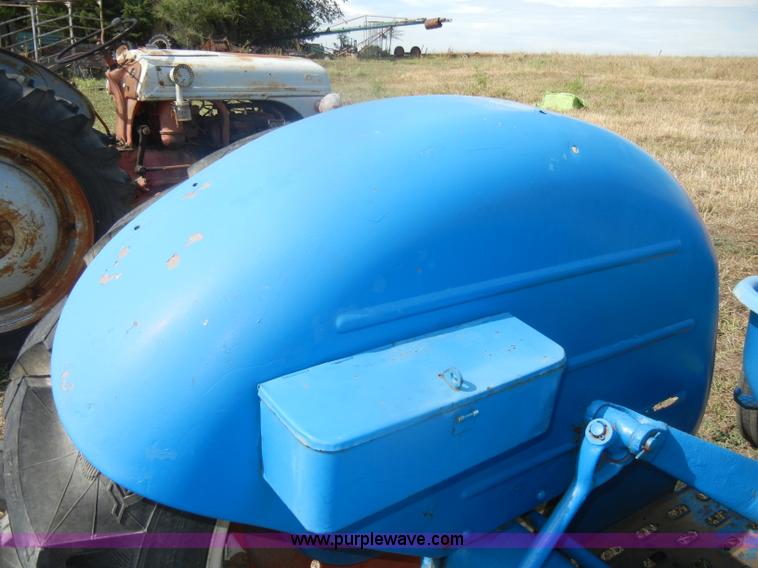 image for item D4322 1958 Fordson Dextra tractor