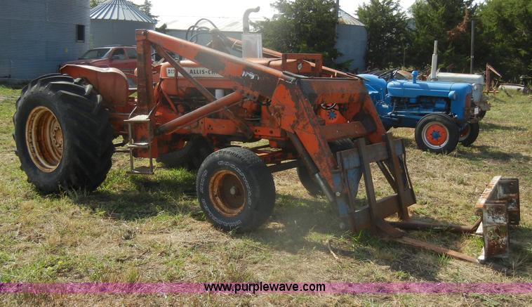 image for item D4323 Allis-Chalmers D17 tractor