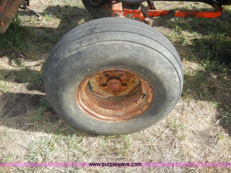 image for item D4323 Allis-Chalmers D17 tractor