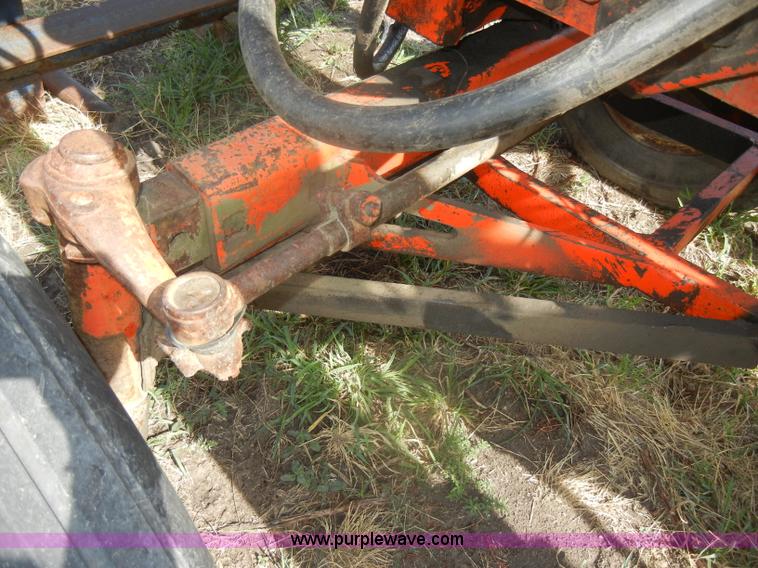 image for item D4323 Allis-Chalmers D17 tractor