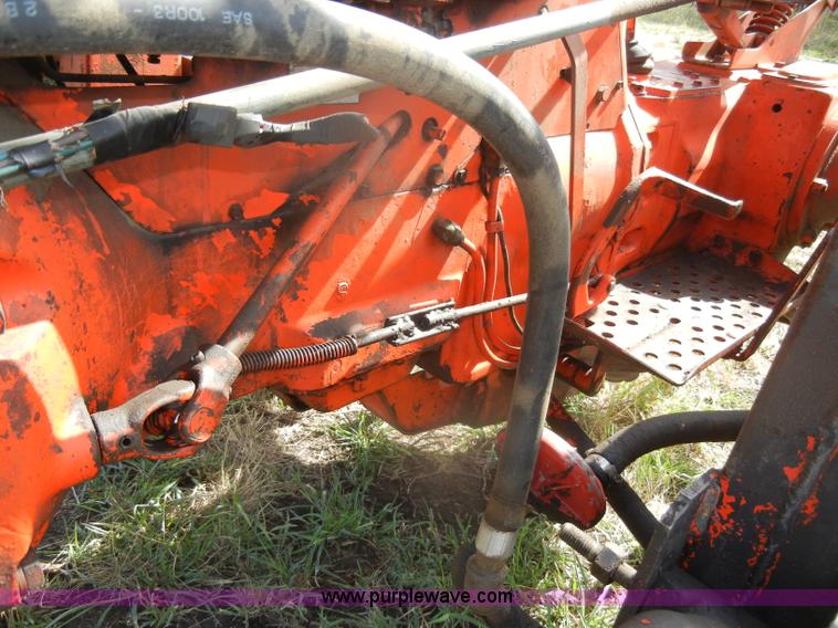 image for item D4323 Allis-Chalmers D17 tractor