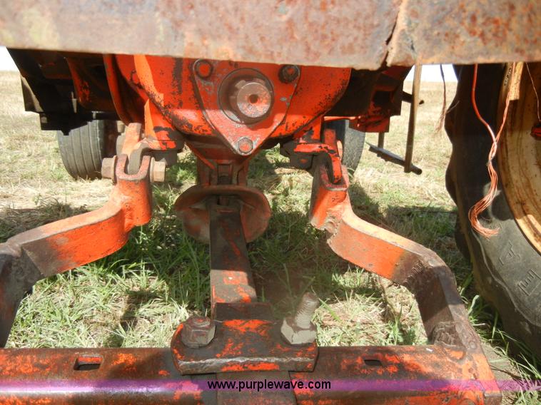 image for item D4323 Allis-Chalmers D17 tractor