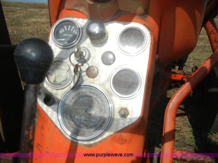 image for item D4323 Allis-Chalmers D17 tractor