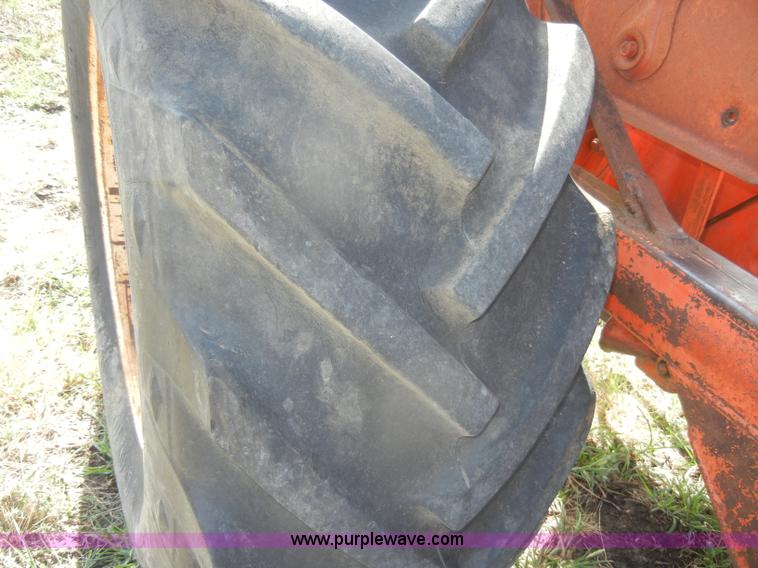 image for item D4323 Allis-Chalmers D17 tractor