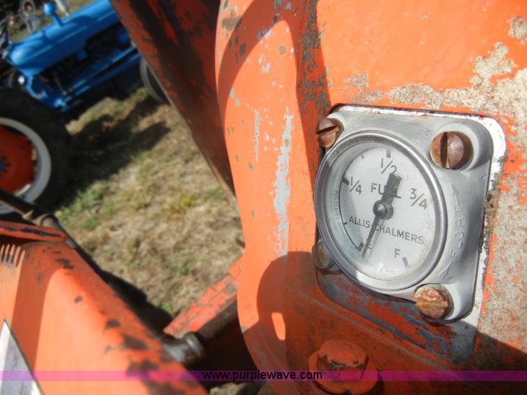 image for item D4323 Allis-Chalmers D17 tractor