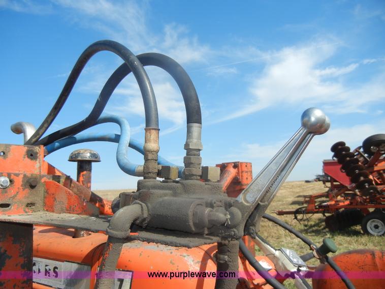 image for item D4323 Allis-Chalmers D17 tractor