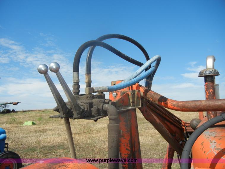 image for item D4323 Allis-Chalmers D17 tractor