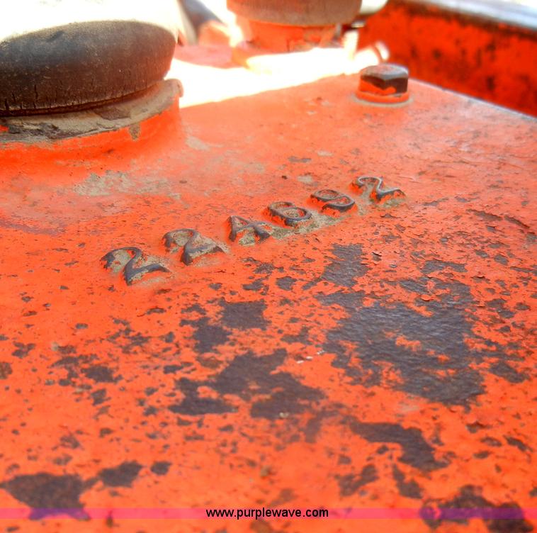 image for item D4323 Allis-Chalmers D17 tractor