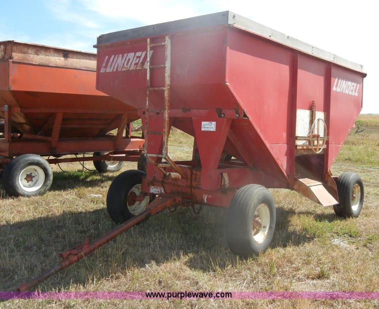 image for item D4327 Lundell 1290 gravity wagon