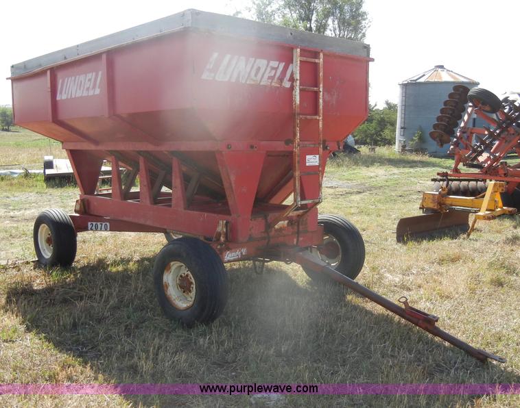 image for item D4327 Lundell 1290 gravity wagon
