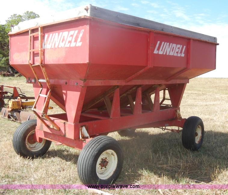 image for item D4327 Lundell 1290 gravity wagon