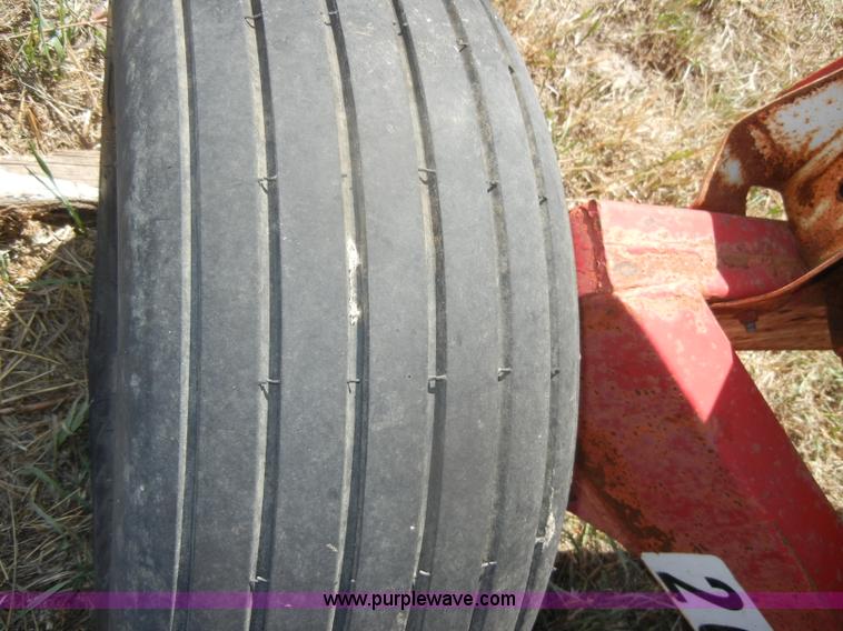 image for item D4327 Lundell 1290 gravity wagon