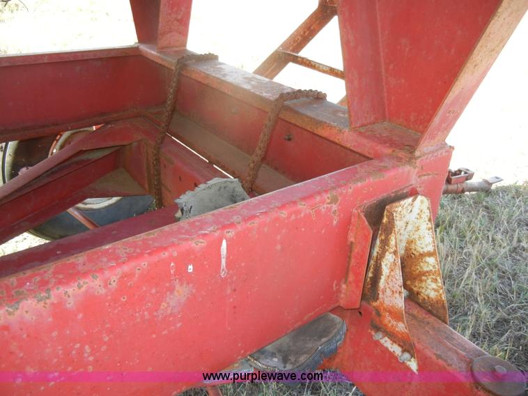 image for item D4327 Lundell 1290 gravity wagon