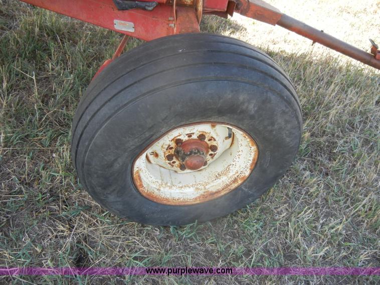 image for item D4327 Lundell 1290 gravity wagon