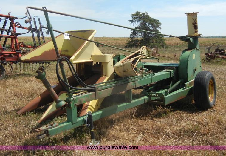 image for item D4332 John Deere 38 forage cutter