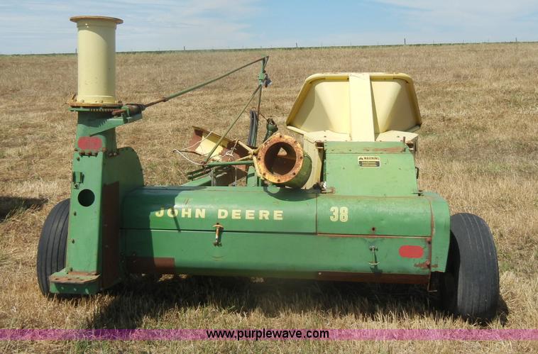 image for item D4332 John Deere 38 forage cutter
