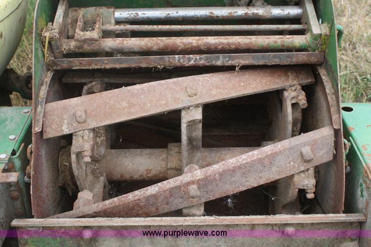 image for item D4332 John Deere 38 forage cutter