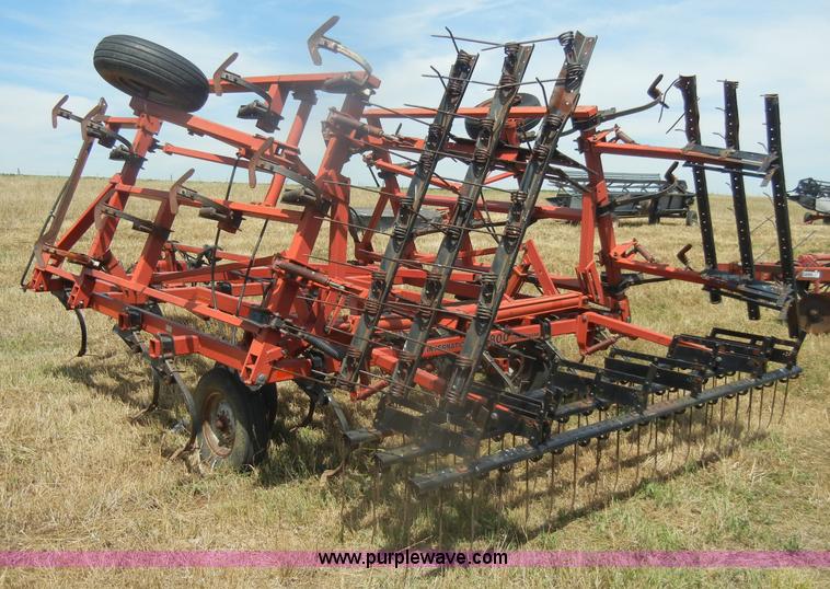 Case IH 4800 Vibra Shank field cultivator in Beattie, KS Item D4333