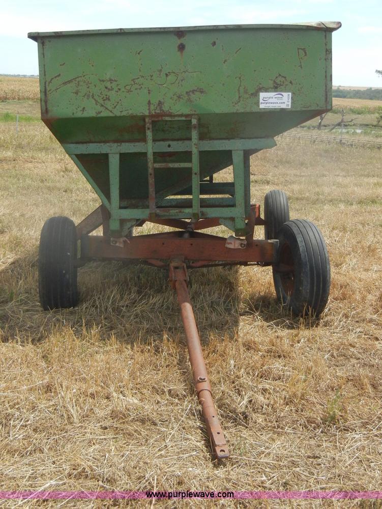 image for item D4338 Huskee 165 gravity wagon