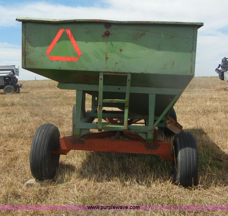 image for item D4338 Huskee 165 gravity wagon