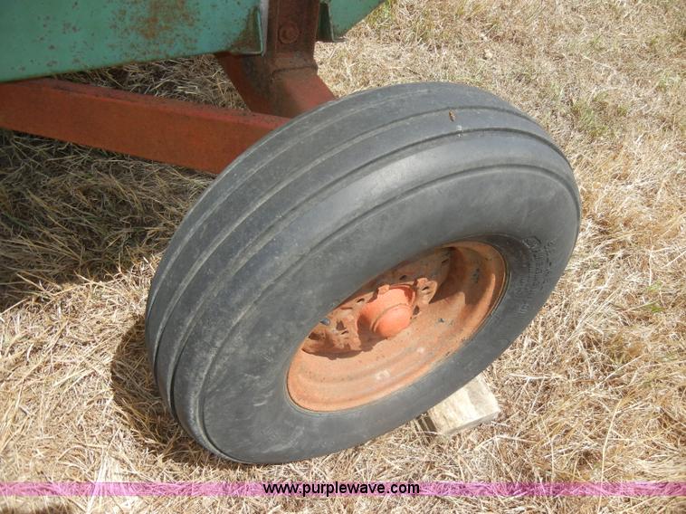 image for item D4338 Huskee 165 gravity wagon