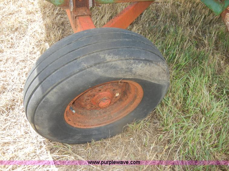 image for item D4338 Huskee 165 gravity wagon