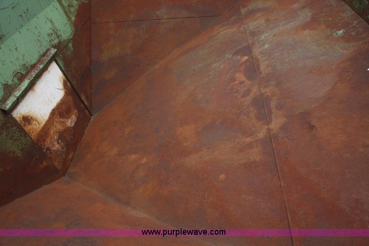 image for item D4338 Huskee 165 gravity wagon