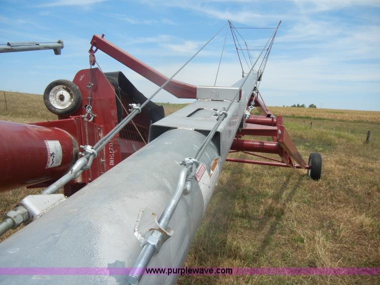 image for item D4341 2010 Hutchinson/Mayrath portable grain auger