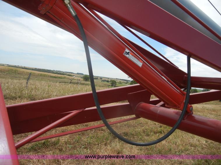 image for item D4341 2010 Hutchinson/Mayrath portable grain auger