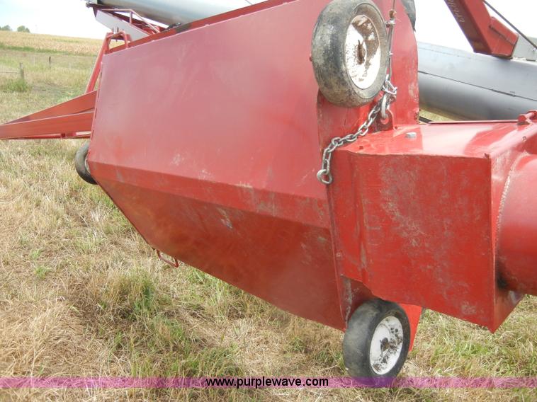 image for item D4341 2010 Hutchinson/Mayrath portable grain auger