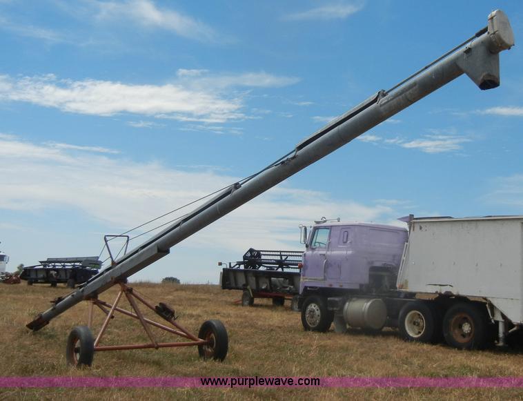 image for item D4342 Portable grain auger