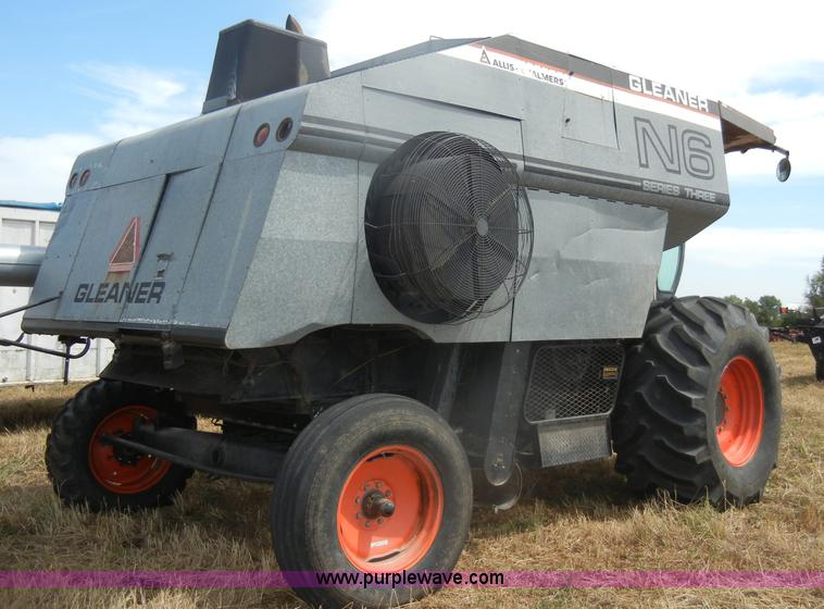 image for item D4388 1983 Gleaner N6 Series III combine