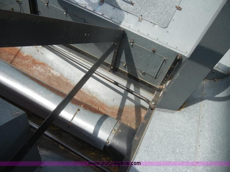 image for item D4388 1983 Gleaner N6 Series III combine