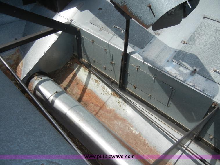 image for item D4388 1983 Gleaner N6 Series III combine