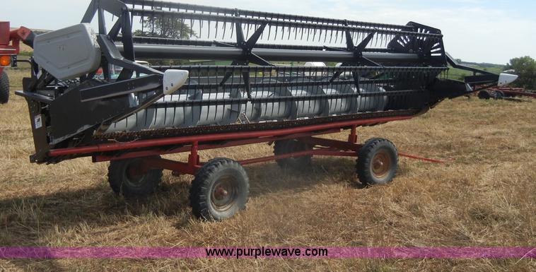image for item D4389 AGCO 800 Series flex platform with trailer