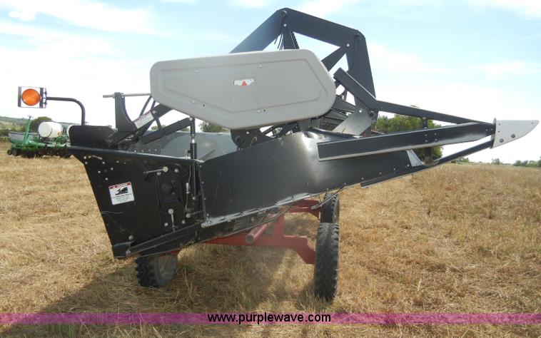 image for item D4389 AGCO 800 Series flex platform with trailer