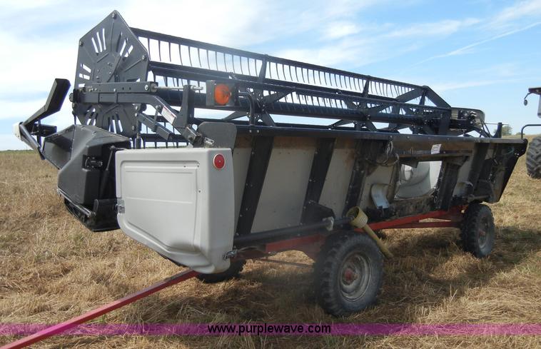 image for item D4389 AGCO 800 Series flex platform with trailer