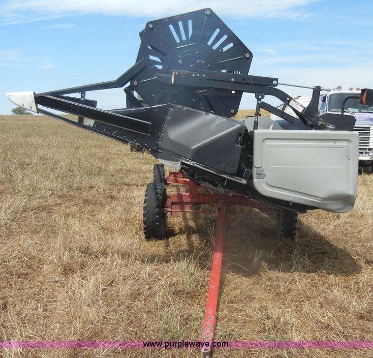 image for item D4389 AGCO 800 Series flex platform with trailer