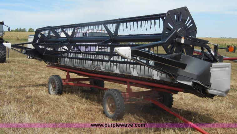 image for item D4389 AGCO 800 Series flex platform with trailer