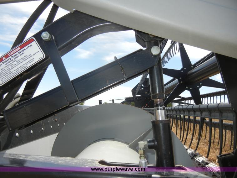 image for item D4389 AGCO 800 Series flex platform with trailer