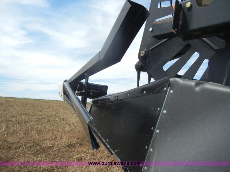 image for item D4389 AGCO 800 Series flex platform with trailer