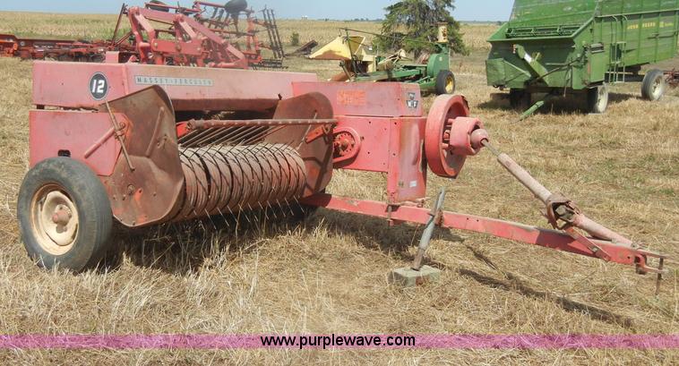 image for item D4393 Massey-Ferguson 12 small square baler